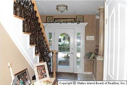 2nd image of 18 Oceanview Ave