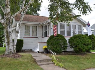 437 W 9th Ave, Oshkosh, WI 54902