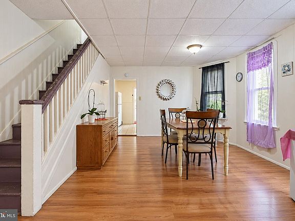 5th image of 240 Filmore St