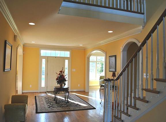 Great floor plan for entertaining!