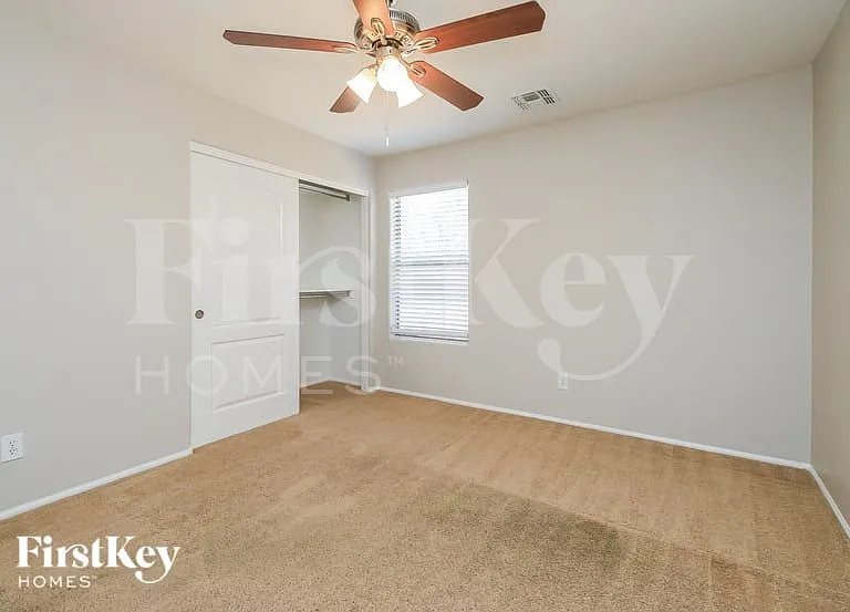 98 E Clairidge Dr — Photo 10