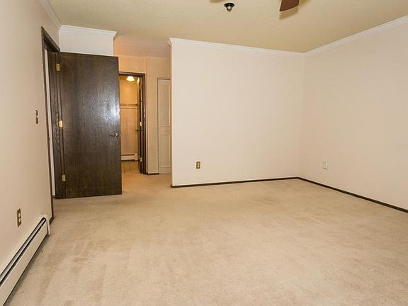 5th image of 3090 Lexington Ave N APT A7