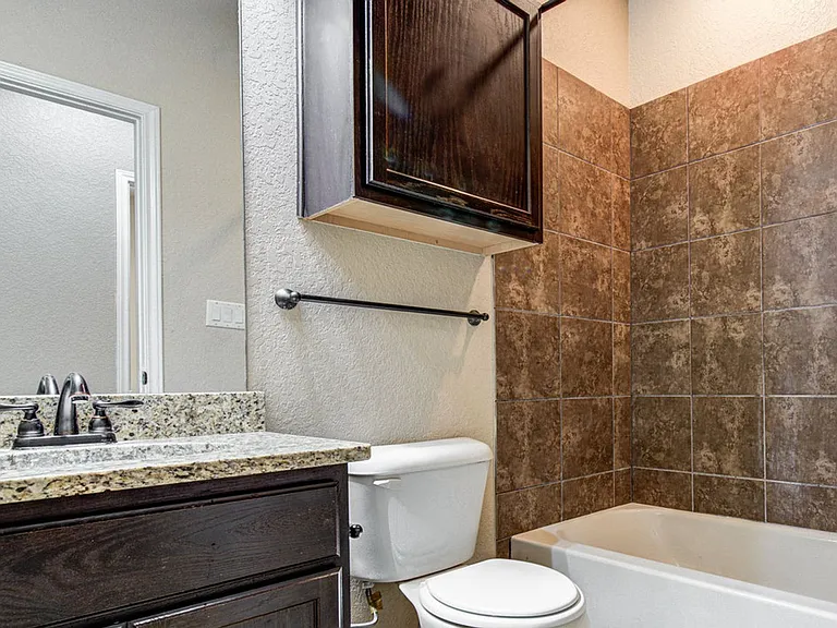 1042 Carolyn Cv — Photo 15