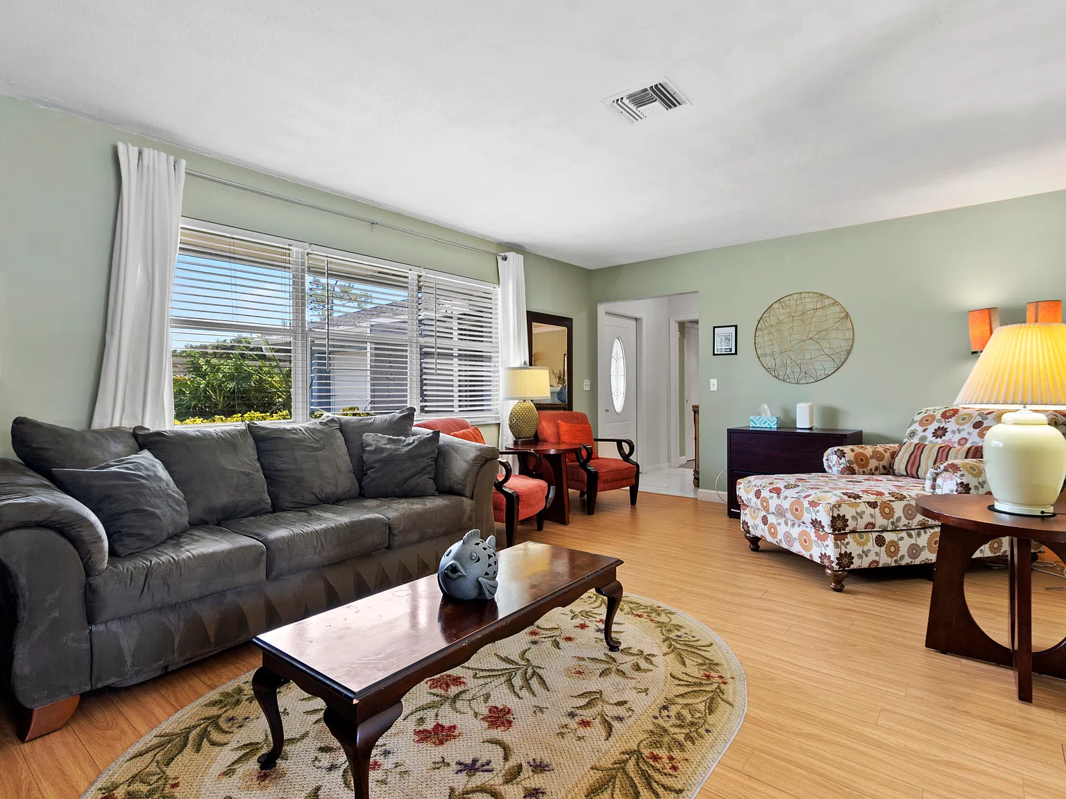 4 bed, 1663 sqft, $12,000 — Photo 4