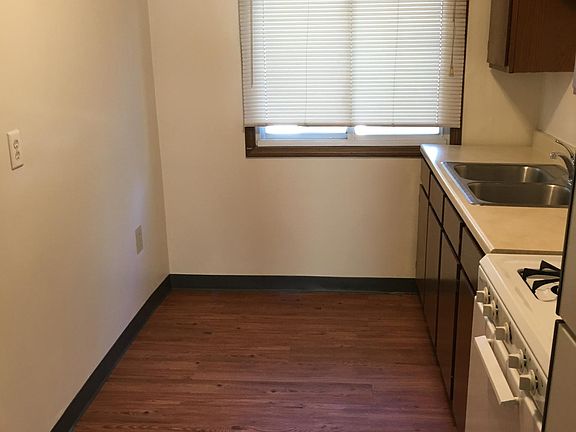 5th image of 1429 Cleveland Ave N #2