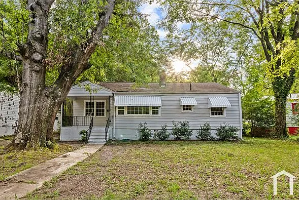 832 Meadowbrook Dr