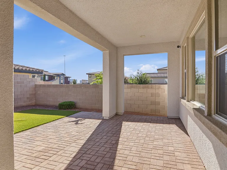 3158 Molinos Dr — Photo 49