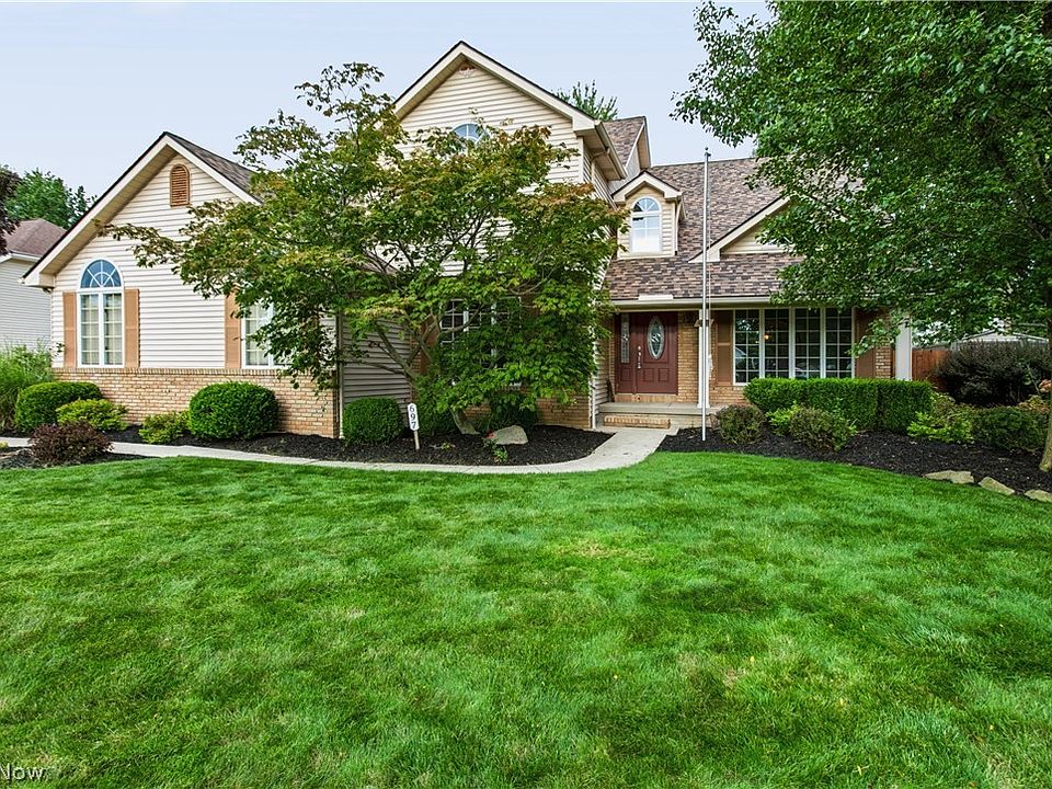 1st image of 697 Cherry Valley Dr