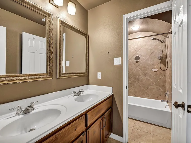 105 Latitude Ln — Photo 26