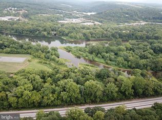 Lous Pony Rd, Berkeley Springs, WV 25411