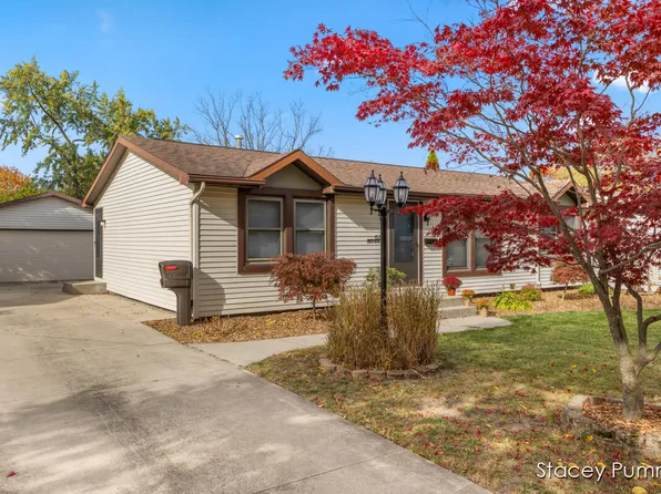 1525 Lenox Rd SE, Grand Rapids, MI 49506