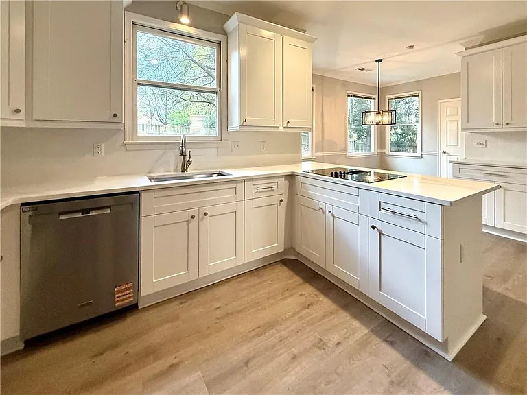 11175 Linbrook Ln — Photo 6