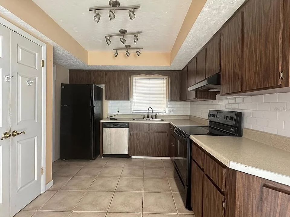 1st image of 3832 Highgate Dr