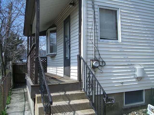 BACK HOUSE-1 bedrooms