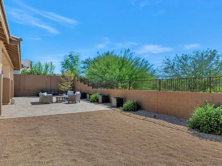 2041 E Fallen Leaf Ln — Photo 26