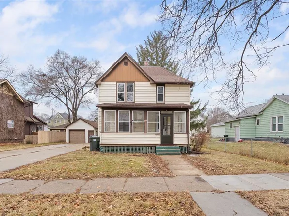 1115 State St, Cedar Falls, IA 50613