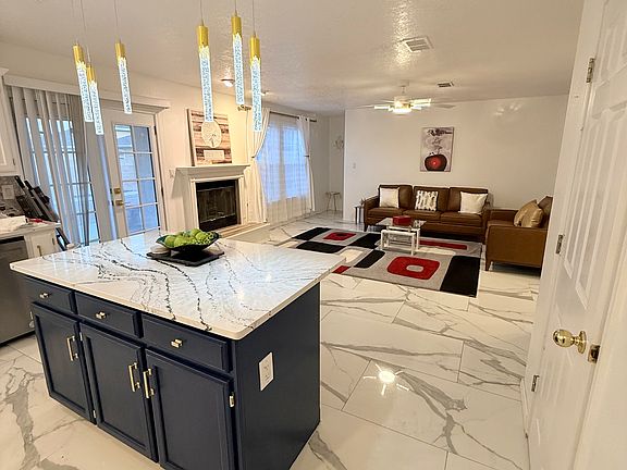 5th image of 9612 Palomita Ct NW