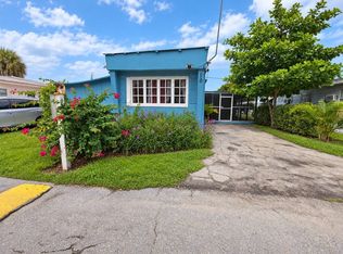 3131 Tamiami Trl E #10, Naples, FL 34112