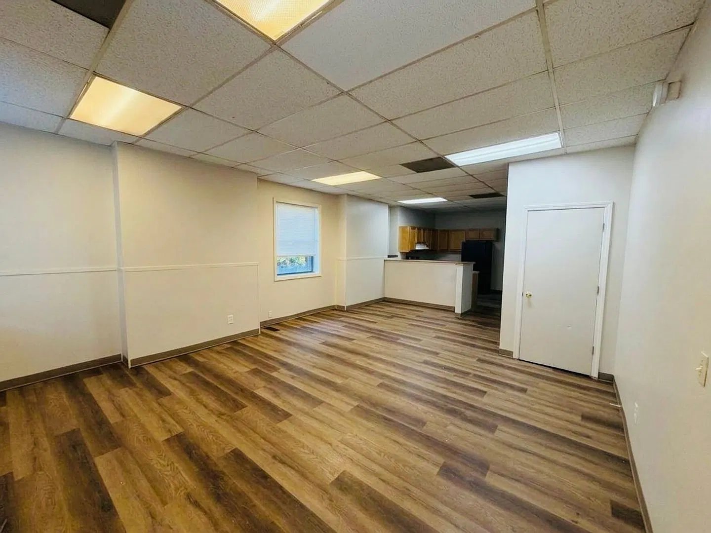 1098 Broadway — Photo 2
