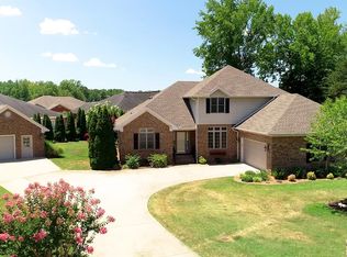 610 S Crestwood Dr, Paris, TN 38242