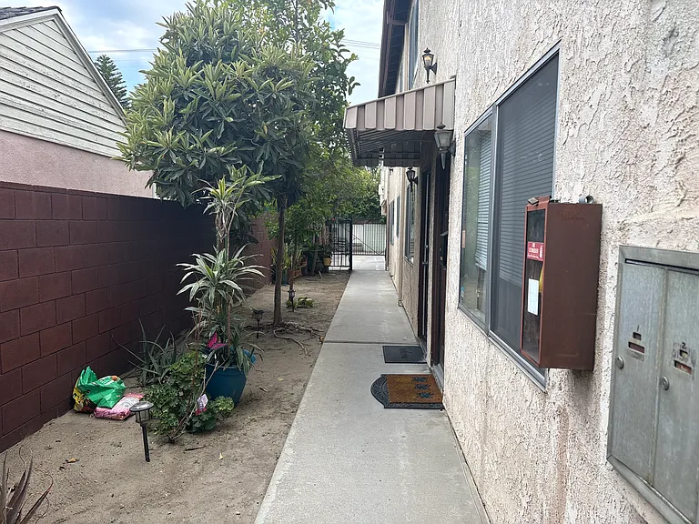 12944 Vanowen St #B — Photo 2