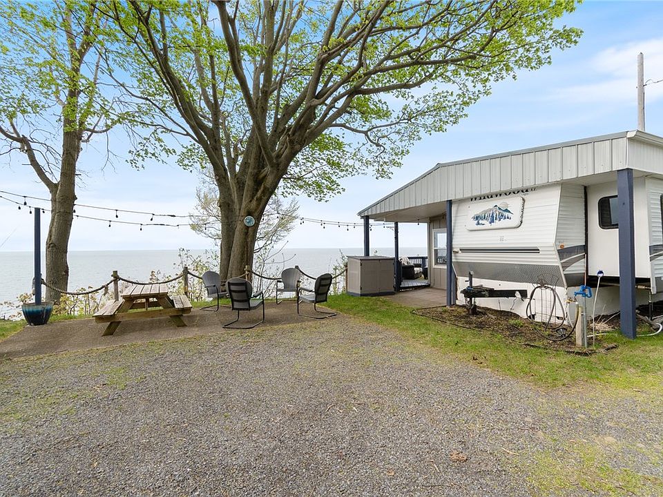1st image of 7945 Lake Rd #724