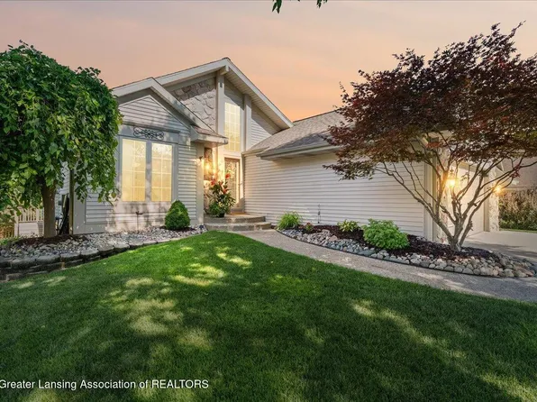 16940 Cedarbrook Dr, Haslett, MI 48840