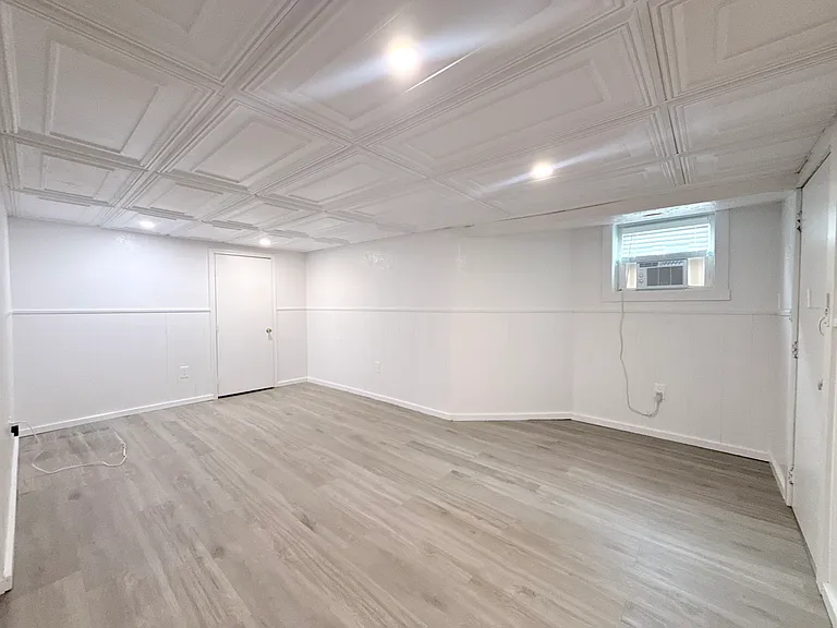 5 Stoneland Rd #4 — Photo 4