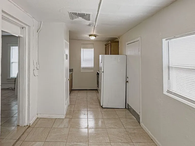 809 N Virginia St — Photo 20