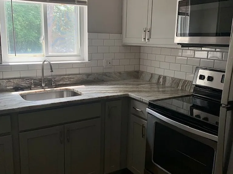 Canterbury Apartments - North Royal Oak — Photo 8