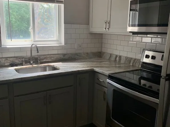 Canterbury Apartments - North Royal Oak, 3210 Greenfield Rd APT 8, Royal Oak, MI 48073