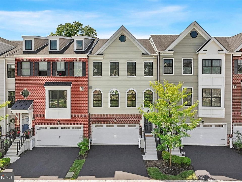1st image of 30 Parkview Cir