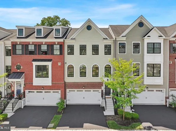 30 Parkview Cir, Wayne, PA 19087