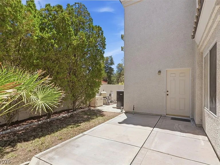 1888 Woodhaven Dr — Photo 55