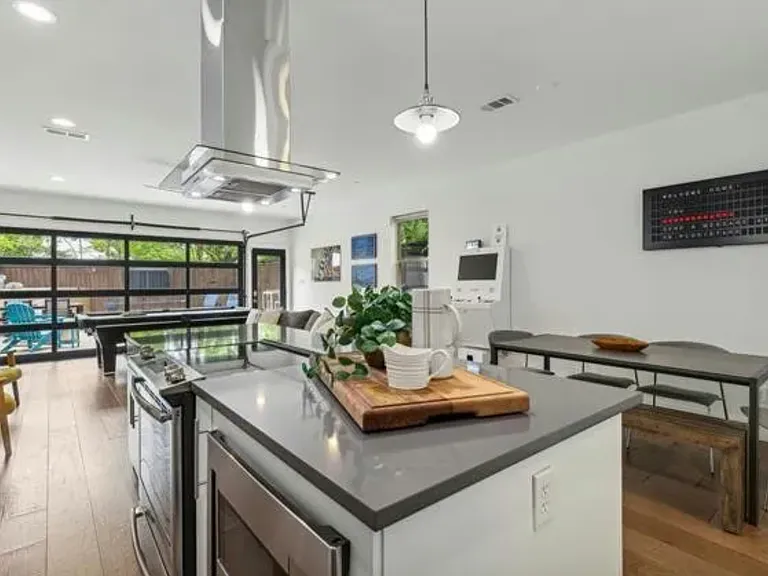 4413 Roseland Ave — Photo 22