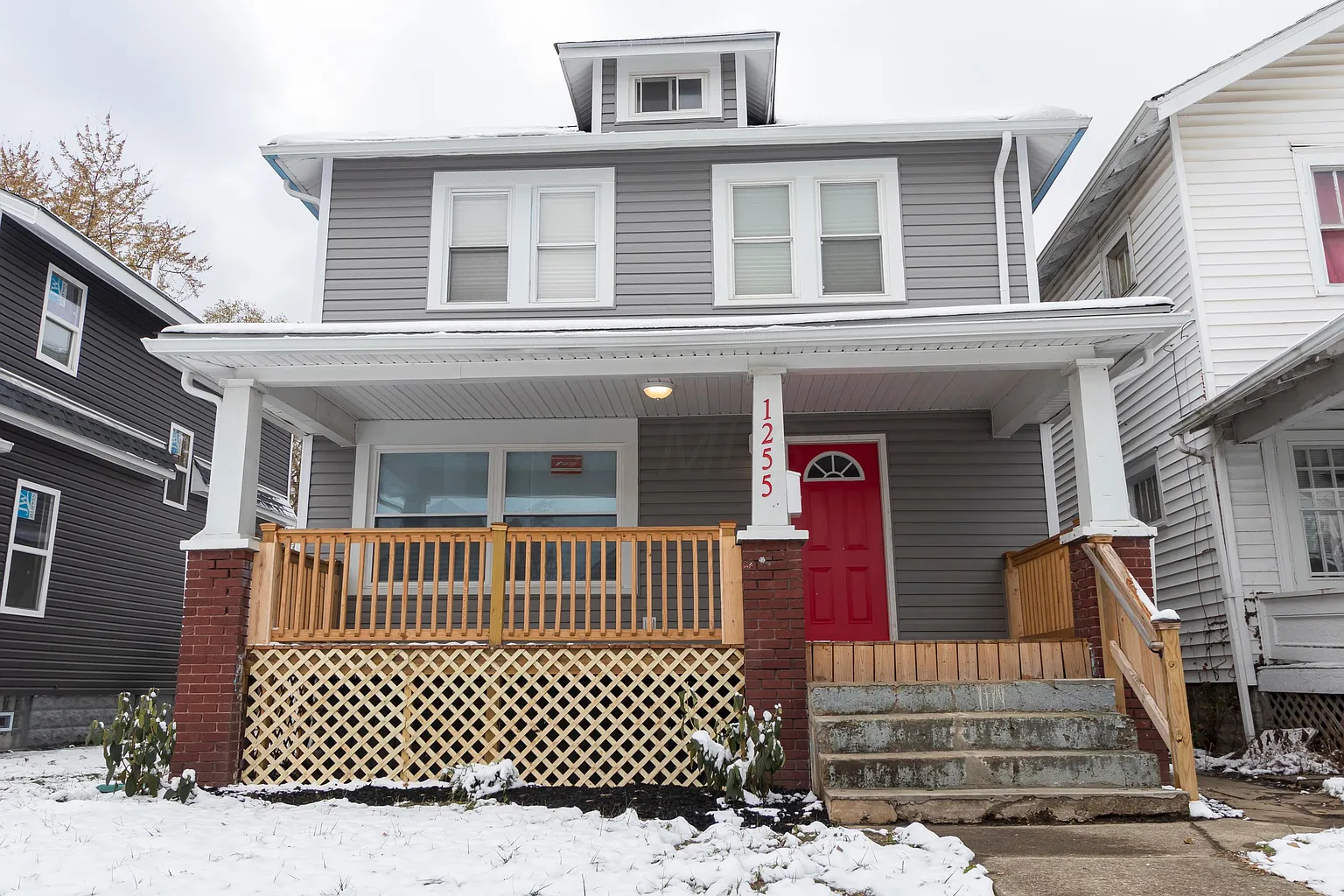 1255 Oakwood Ave photo 1