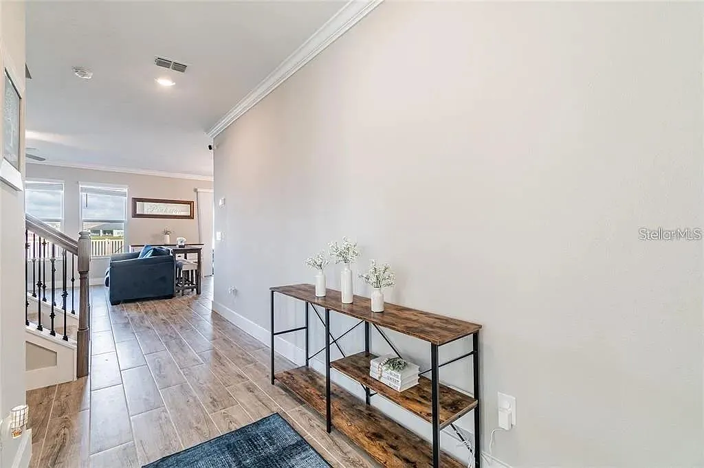 4 bed, 2.5 bath, 2627 sqft, $3,300 — Photo 3