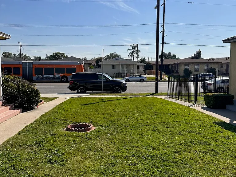 10949 S Western Ave #B — Photo 5