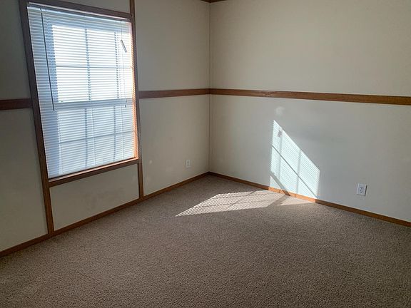 2nd image of 23 Parkview Dr #23