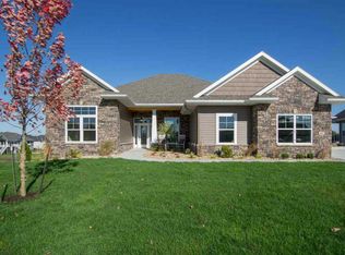 6102 Sanden Rd NE, Cedar Rapids, IA 52411