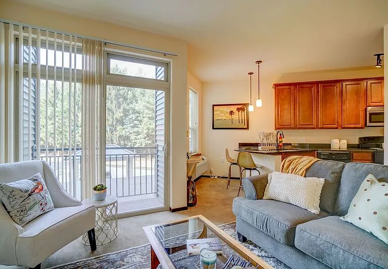 Reagan- Living Area