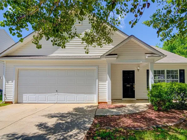 703 Peach Orchard Dr, Browns Summit, NC 27214