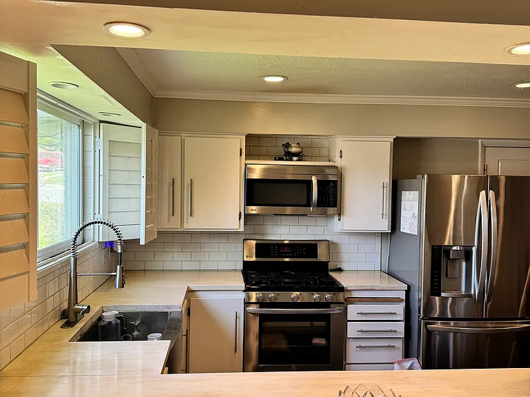 4283 N 350 W — Photo 4