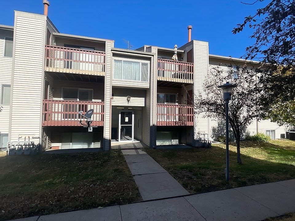 1st image of 1300 E H St #12