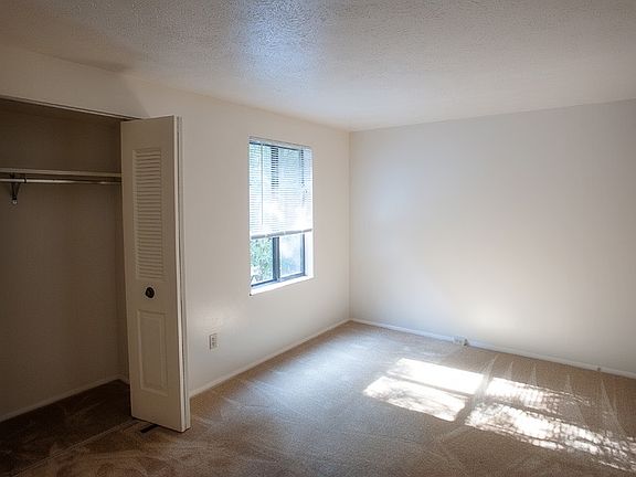3rd image of 3125 Shelley Dr APT 4