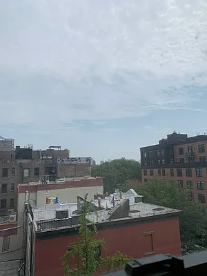 Rented by M.Grossman R.E. Management | media 20