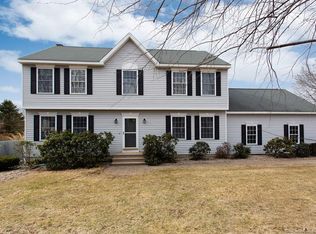17 Fieldview Dr, Burlington, CT 06013