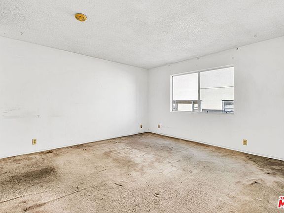 5th image of 919 N Inglewood Ave APT 17