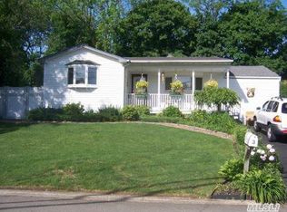 3 Glen Way, Lake Grove, NY 11755