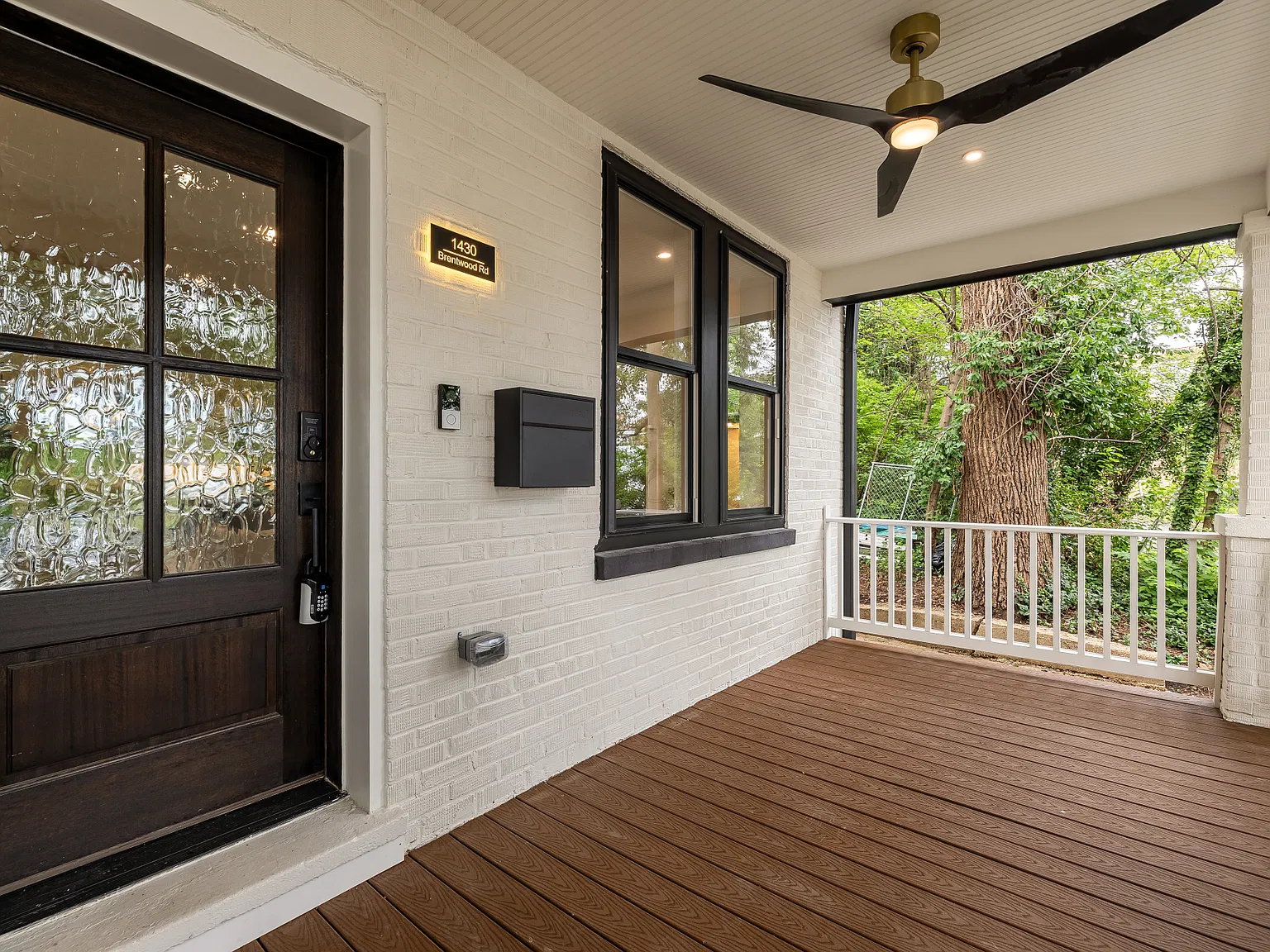 4 bed, 3.5 bath, 2700 sqft, $7,800 — Photo 3